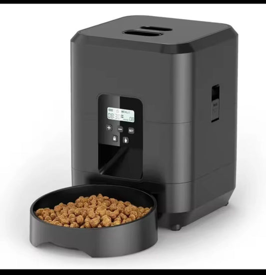 Smart Automatic Pet Feeder 2L – APP Control, Timed Feeding & Portion Management