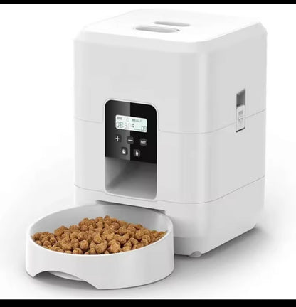 Smart Automatic Pet Feeder 2L – APP Control, Timed Feeding & Portion Management